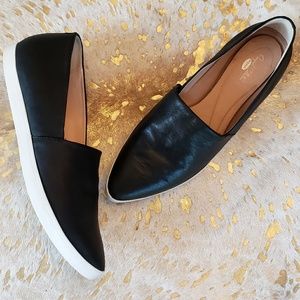 Dr. Scholls Vienna Pointed Toe Slip On Sneaker